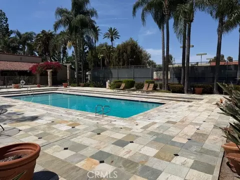 1345 Cabrillo Park #H04, Santa Ana, CA 92701
