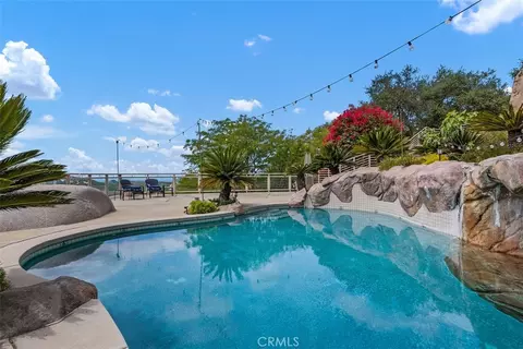 Exterior - 28521 Gladstone Ct, Escondido, CA 92026 photo 8 of 13