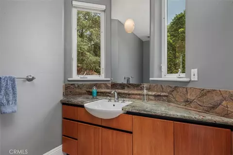 Bath - 28521 Gladstone Ct, Escondido, CA 92026 photo 1 of 5