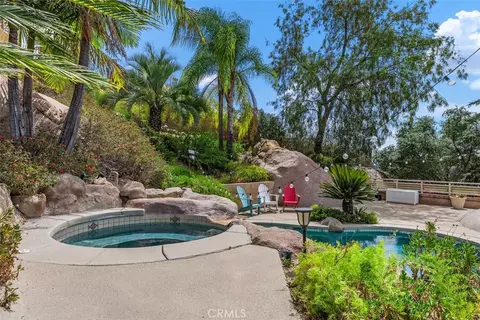 Exterior - 28521 Gladstone Ct, Escondido, CA 92026 photo 10 of 13