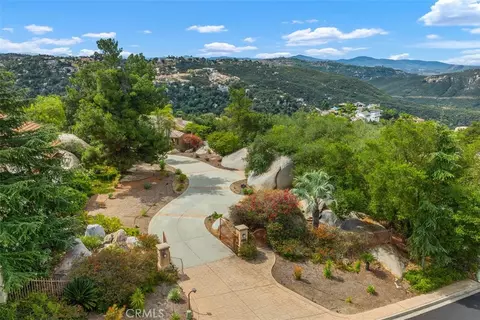 View/Area - 28521 Gladstone Ct, Escondido, CA 92026 photo 3 of 8