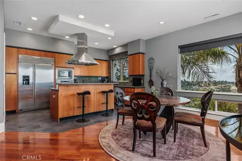 Dining - 28521 Gladstone Ct, Escondido, CA 92026 photo 1 of 2