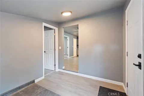 Entry Way - 22011 Reading, Anderson, CA 96007 photo 4 of 4