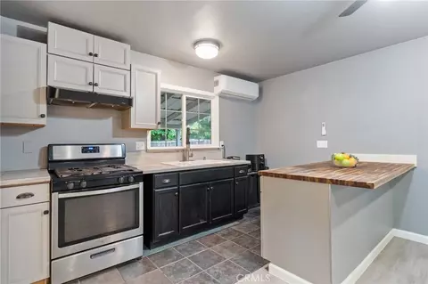 Kitchen - 22011 Reading, Anderson, CA 96007 photo 1 of 2