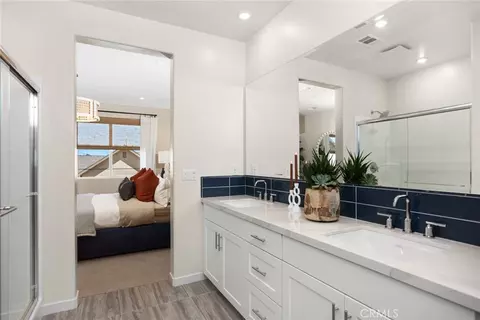 Bath - 7005 Solara Way, Westminster, CA 92683 photo 2 of 2