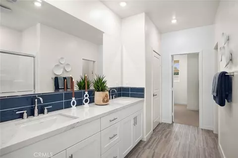 Bath - 7005 Solara Way, Westminster, CA 92683 photo 1 of 2