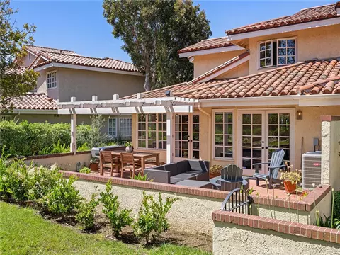 16 Sausalito W, Manhattan Beach, CA 90266