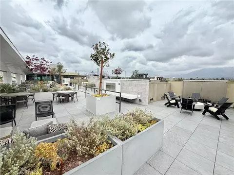 Exterior - 709 E Walnut St #222, Pasadena, CA 91101 photo 4 of 5
