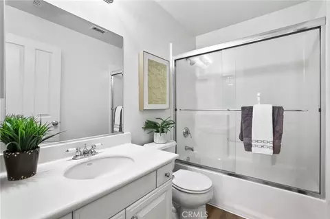 Bath - 46 Arborside, Irvine, CA 92603 photo 1 of 2