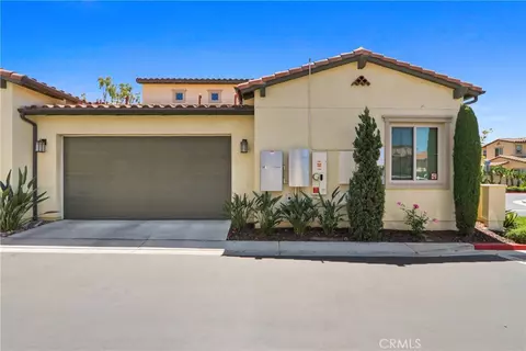 10902 Flora Park Way, Cypress, CA 90720 photo 3