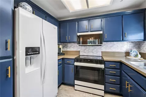 Kitchen - 32 Corniche #D, Dana Point, CA 92629 photo 2 of 4