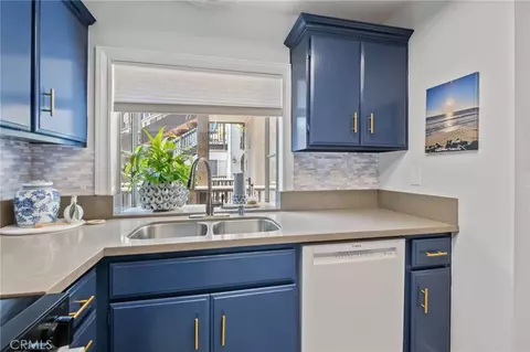 Kitchen - 32 Corniche #D, Dana Point, CA 92629 photo 3 of 4