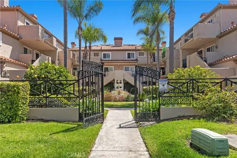 606 Lake St #22, Huntington Beach, CA 92648