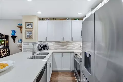 Kitchen - 7890 E Spring St #2L, Long Beach, CA 90815 photo 3 of 3