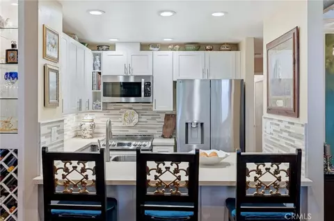 Kitchen - 7890 E Spring St #2L, Long Beach, CA 90815 photo 2 of 3