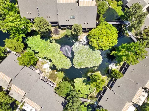 View/Area - 7890 E Spring St #2L, Long Beach, CA 90815 photo 5 of 6