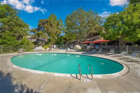 Exterior - 7890 E Spring St #2L, Long Beach, CA 90815 photo 4 of 5