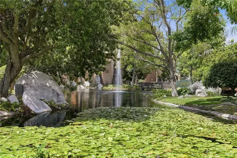 View/Area - 7890 E Spring St #2L, Long Beach, CA 90815 photo 3 of 6