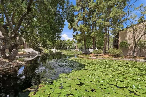 View/Area - 7890 E Spring St #2L, Long Beach, CA 90815 photo 4 of 6
