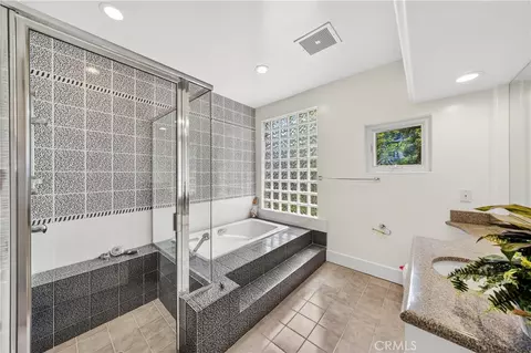 Bath - 931 Hampton, Arcadia, CA 91006 photo 7 of 8