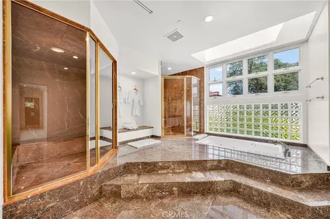 Bath - 931 Hampton, Arcadia, CA 91006 photo 3 of 8