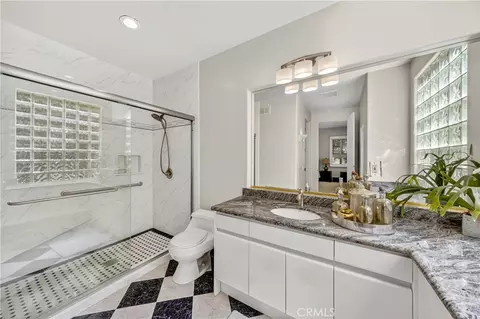 Bath - 931 Hampton, Arcadia, CA 91006 photo 2 of 8