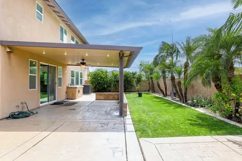 Exterior - 6877 Thistle St, Eastvale, CA 92880 photo 6 of 8