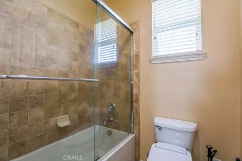 Bath - 6877 Thistle St, Eastvale, CA 92880 photo 2 of 4