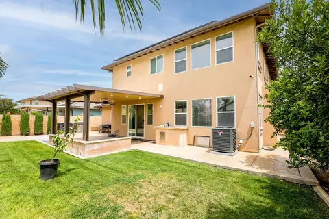 Exterior - 6877 Thistle St, Eastvale, CA 92880 photo 7 of 8