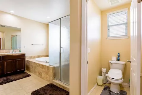 Bath - 6877 Thistle St, Eastvale, CA 92880 photo 3 of 4