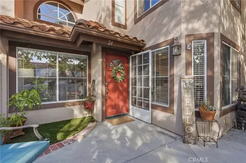 24 Vista Sierra #26, Rancho Santa Margarita, CA 92688