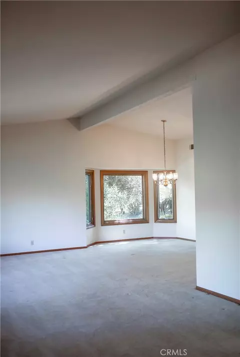 Living - 3415 Caballo, Fallbrook, CA 92028 photo 4 of 9