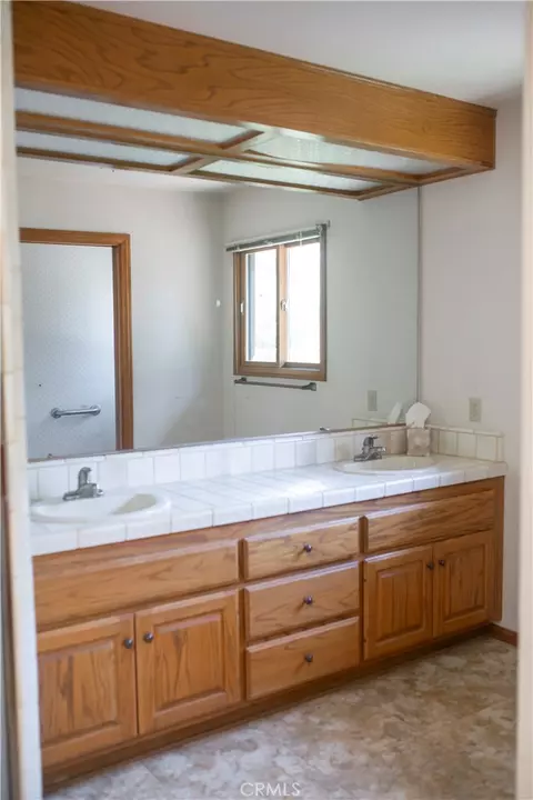 Bath - 3415 Caballo, Fallbrook, CA 92028 photo 2 of 2
