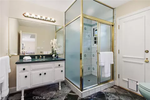 Bath - 2086 Playa Rd, Carlsbad, CA 92009 photo 2 of 4