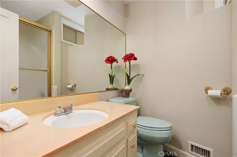 Bath - 2086 Playa Rd, Carlsbad, CA 92009 photo 3 of 4