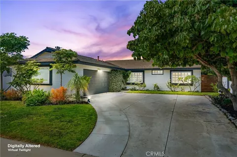 6051 Kimberly Dr, Huntington Beach, CA 92647