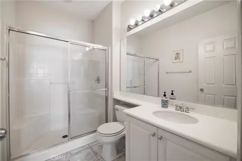 Bath - 16275 Crescent Moon Ct, Riverside, CA 92503 photo 2 of 6