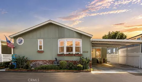 4252 Lahaina Dr, Huntington Beach, CA 92649