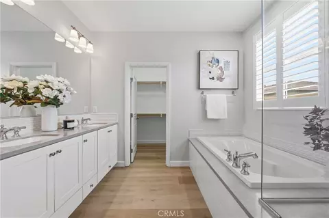 Bath - 192 Crescent Moon, Irvine, CA 92602 photo 1 of 1