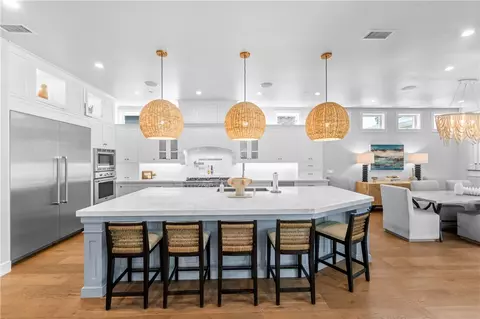 817 Main St, Huntington Beach, CA 92648