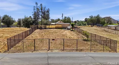 1 Lodge Dr, Menifee, CA 92584 photo 2