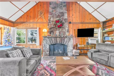 Living - 161 Round, Big Bear Lake, CA 92315 photo 2 of 5