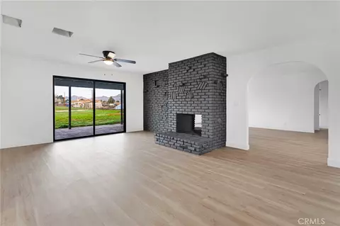 Living - 15620 Ramona, Apple Valley, CA 92307 photo 5 of 7