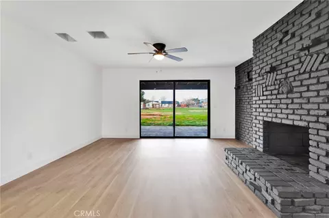 Living - 15620 Ramona, Apple Valley, CA 92307 photo 6 of 7