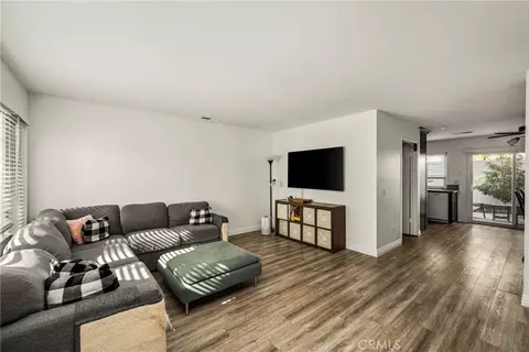 19752 Bromley Ln #9, Huntington Beach, CA 92646