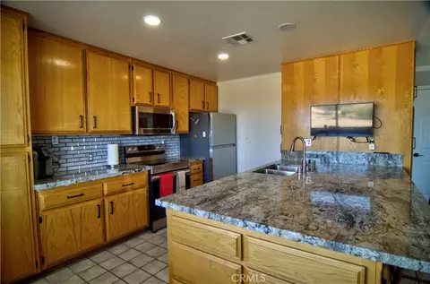 Kitchen - 51063 Joshua Tree, Johnson Valley, CA 92285 photo 2 of 6