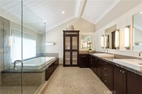 Bath - 111 Hillcrest Dr, Irvine, CA 92603 photo 4 of 5