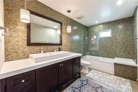 Bath - 111 Hillcrest Dr, Irvine, CA 92603 photo 2 of 5