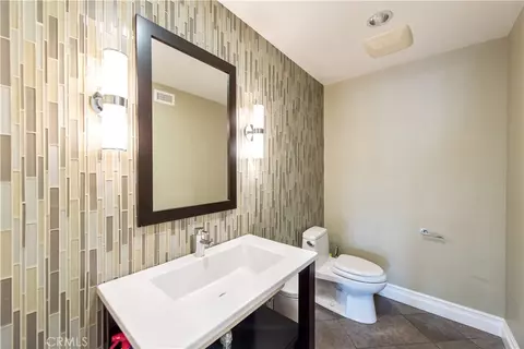 Bath - 111 Hillcrest Dr, Irvine, CA 92603 photo 1 of 5