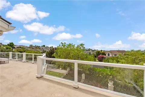 Exterior - 111 Hillcrest Dr, Irvine, CA 92603 photo 4 of 7